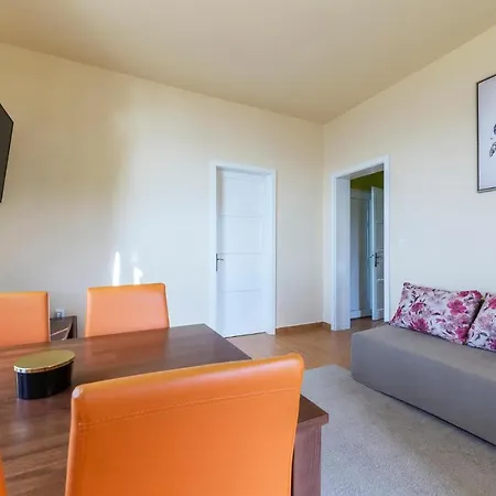 2 Bedroom Nice In *