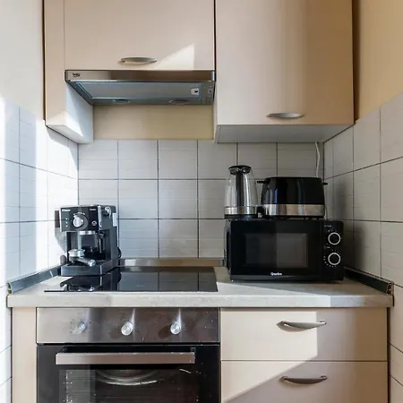 2 Bedroom Nice In Apartment