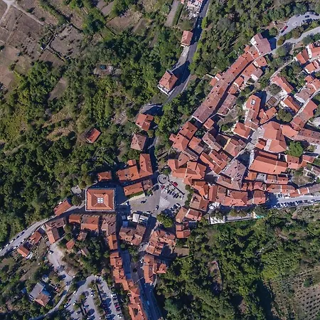 2 Bedroom Nice In Koromačno